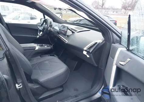 2023 BMW Ix xDrive50 z USA, uszkodzony, nr VIN WB523CF09PCL15523